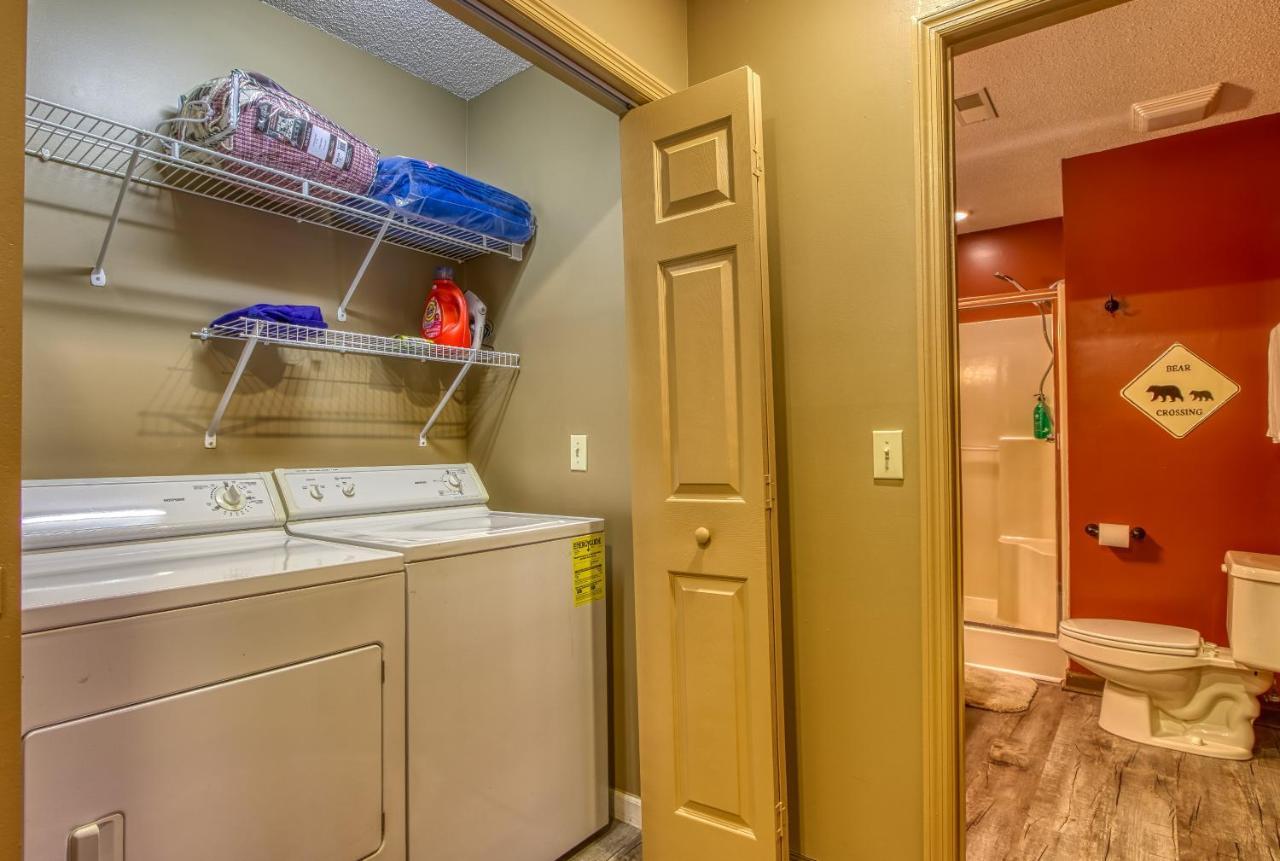 Tree Tops Retreat: Luxury Mountain Suites with Hot Tub and Bear Sightings Gatlinburg Exterior photo